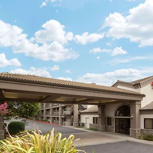 Hawthorn Suites By Wyndham Napa Valley